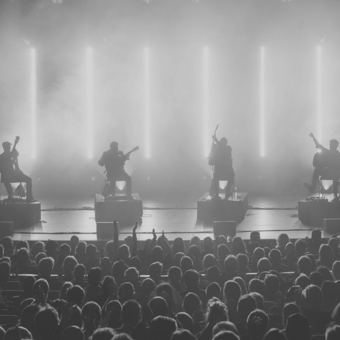 40 Fingers Tour